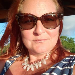 Meet your Posher, Carissa